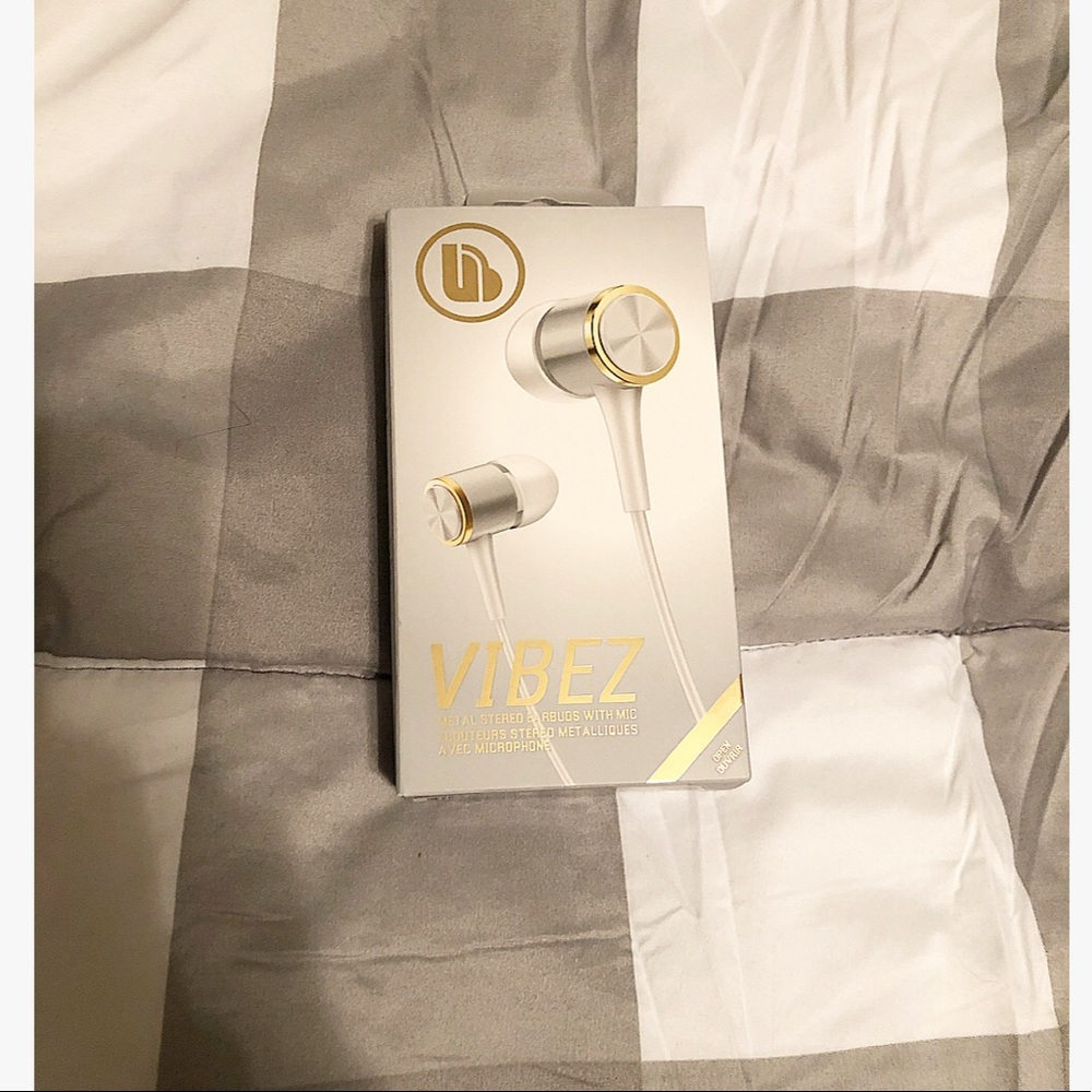 Vibez earbuds